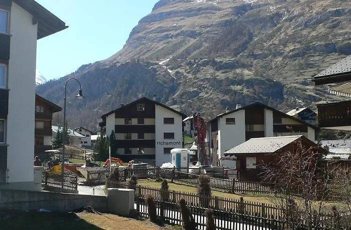 フェリエンヴォーヌング ハウス ミア アパート ツェルマット